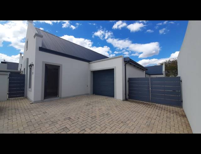 2 bed property to rent in REUNION PARK